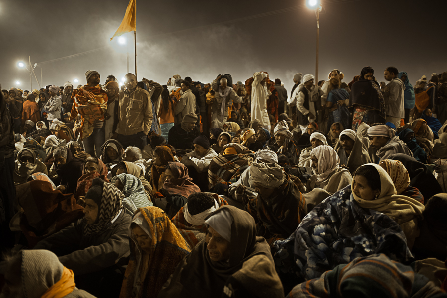 Pilgrims Waiting for the processions - Allahabad