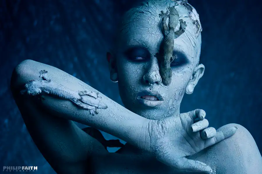 Cinematic ambiances; The dark imagery of Philip Faith