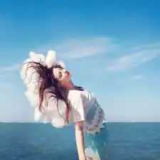 HeadCaughtInADaydream_web