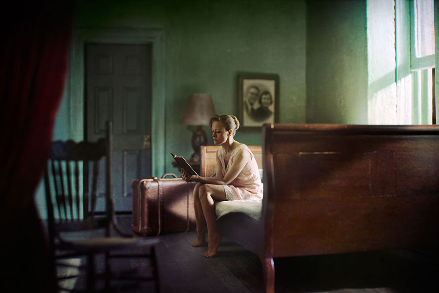 woman_reading