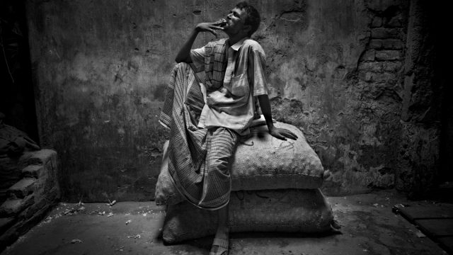 Larry Louie – A Working Day In Dhaka, Bangladesh