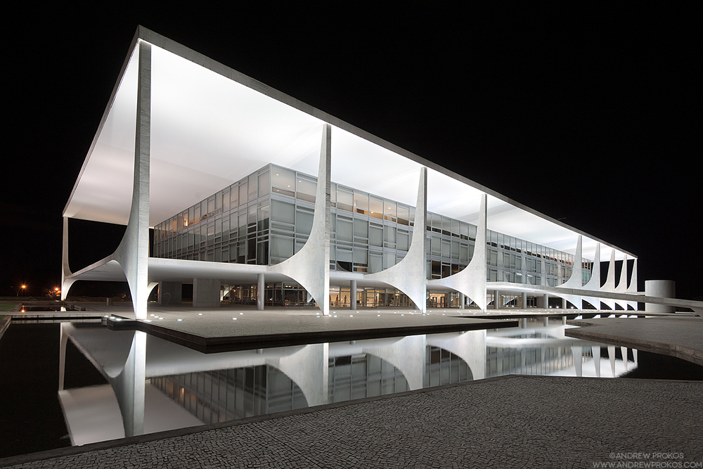 View of the Palacio do Planalto at night, Brasilia, Brazil