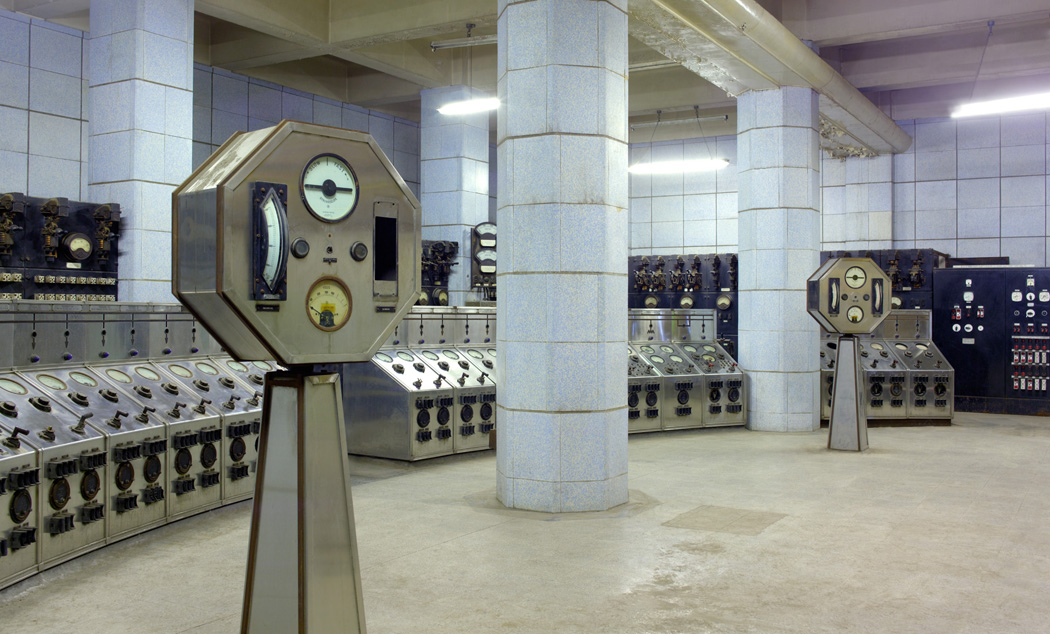 Battersea_power_station_AUX_switch_control_room_on_B_side_CopyrightPeterDazeley_credit photographer Peter Dazeley