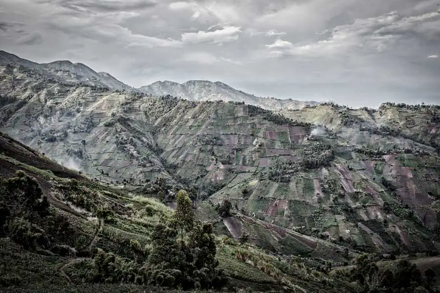 Coltan and manganese; War for minerals by Erberto Zani