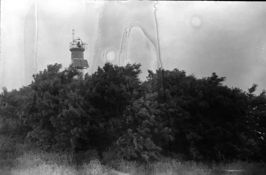 Soft darkness and absence: Dante Guthrie Photography