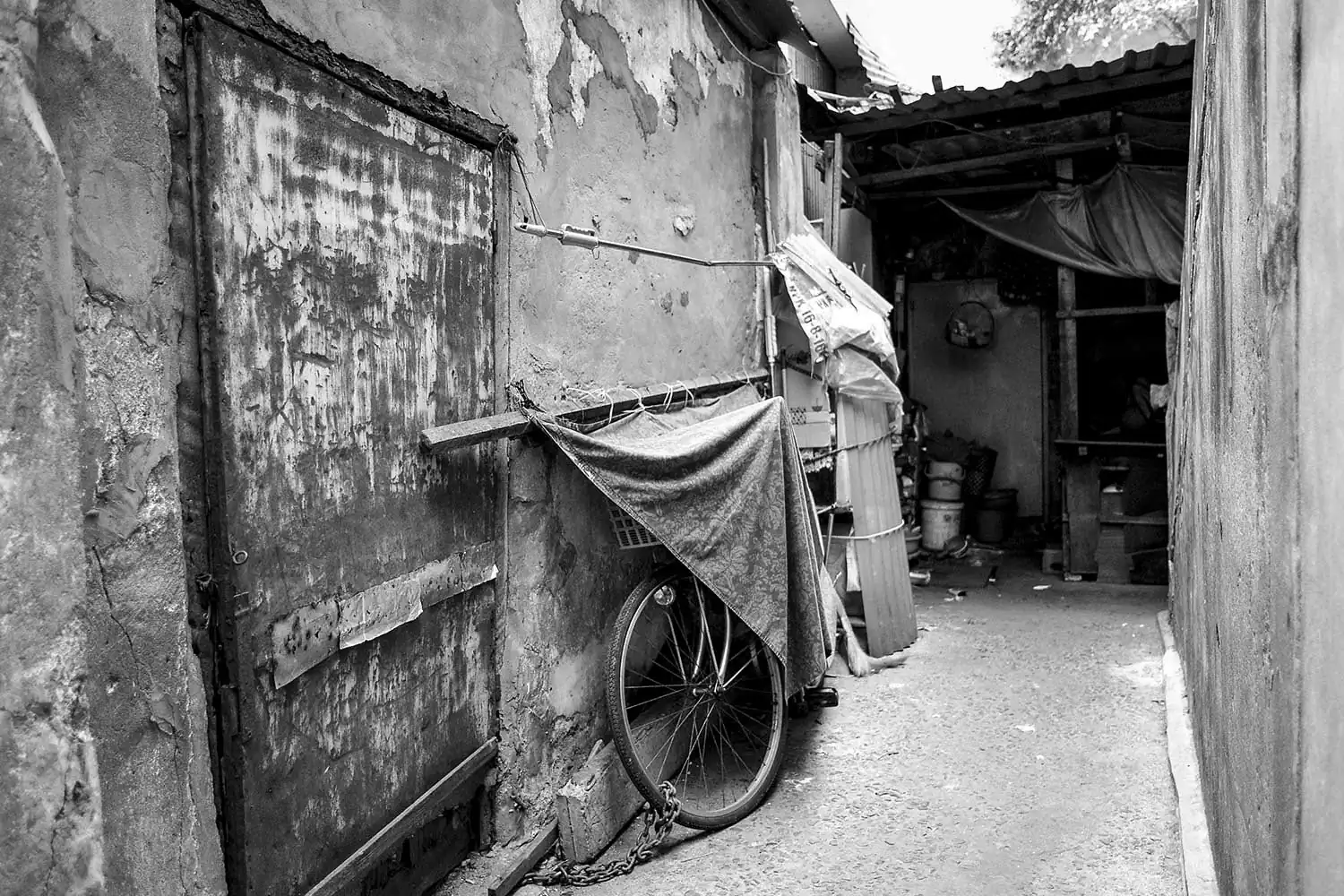 Documentary Photography; The courage Mother by James Duong