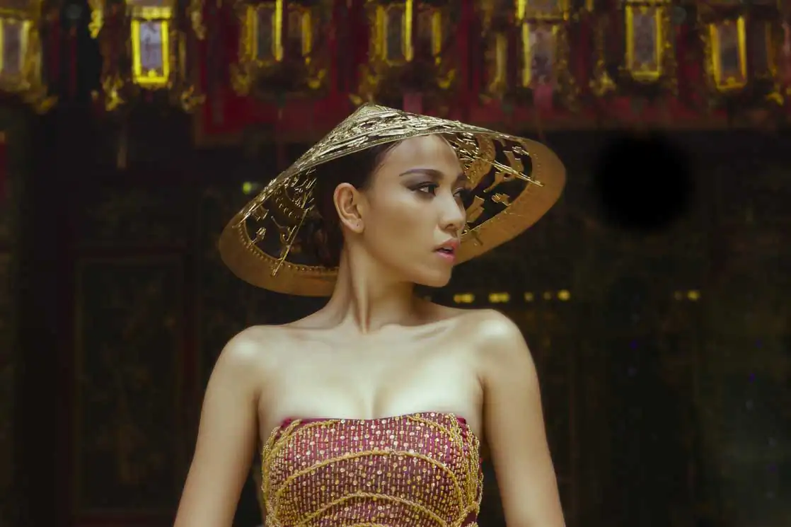 Fashion Photography; The Golden Imprint by Viet Ha Tran