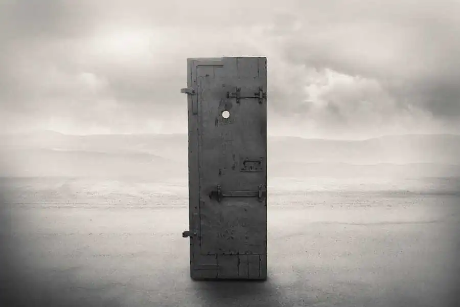 Tommy Ingberg : Photography and Surrealism 110411cr01