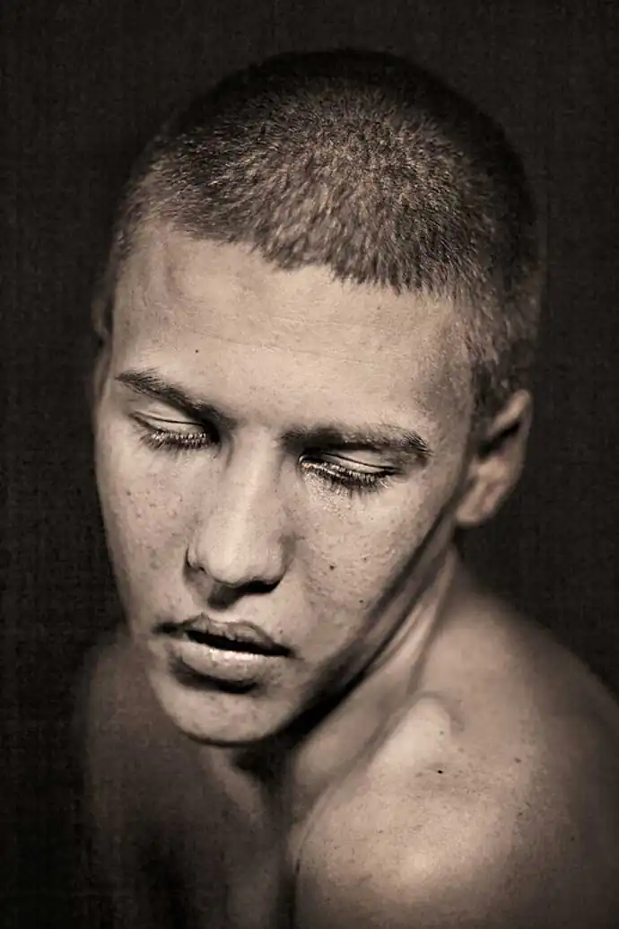 Strength and fragility; Heroes by Lionel Arnaudie