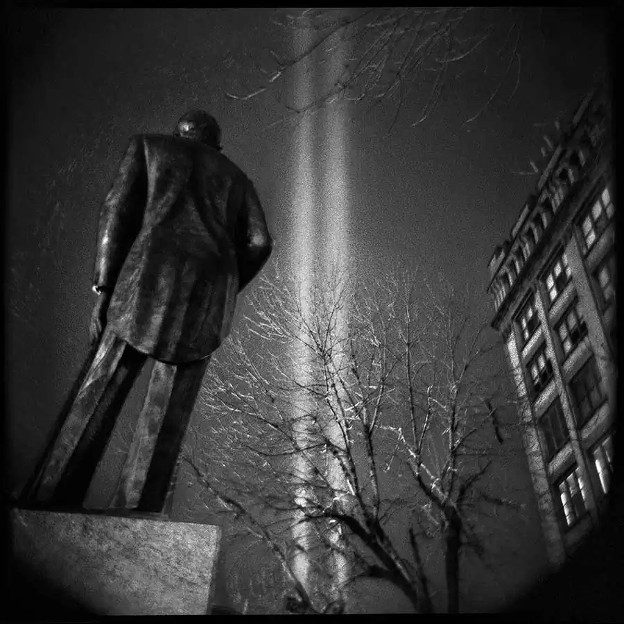 Thomas Alleman : The Gilded Giant – Photographs of New York City