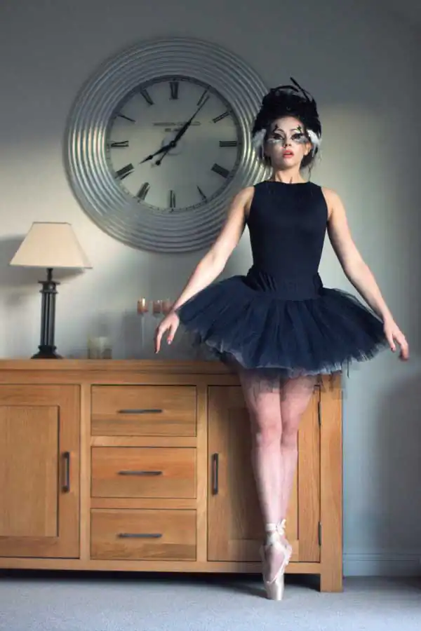 Photo Shoot; Black Swan by Zuzu Valla