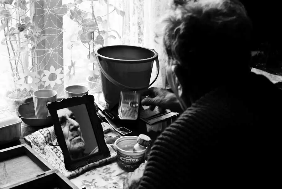 Documentary photography; The fog by Anca Cernoschi