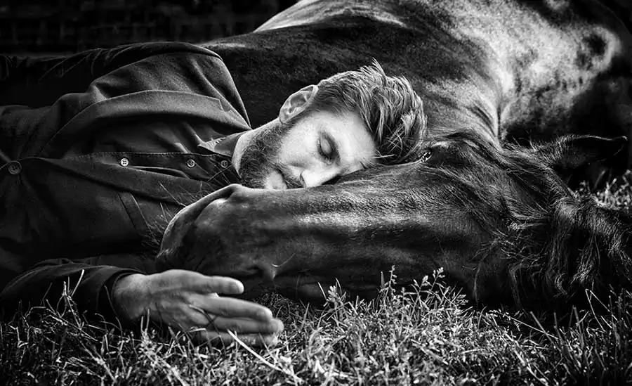 Deborah Roffel ; The beauty of the tension between the static and the dynamic.