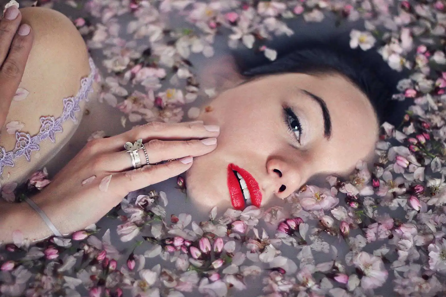 In the bath by Zuzu Valla