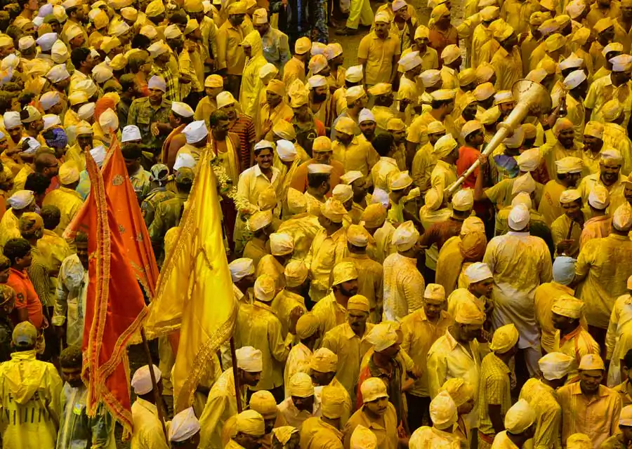 Bhandara -The Golden Festival of Jejuri / Arun Saha
