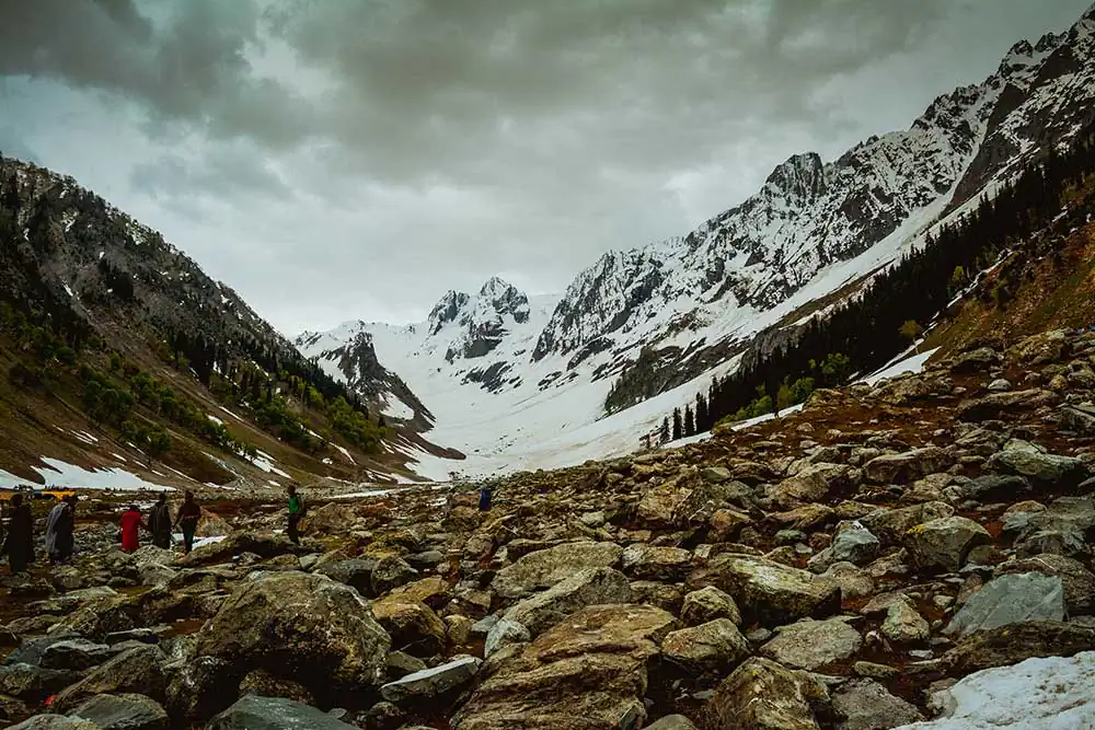 Kashmir; The Earth’s paradise / Ankita Majumder