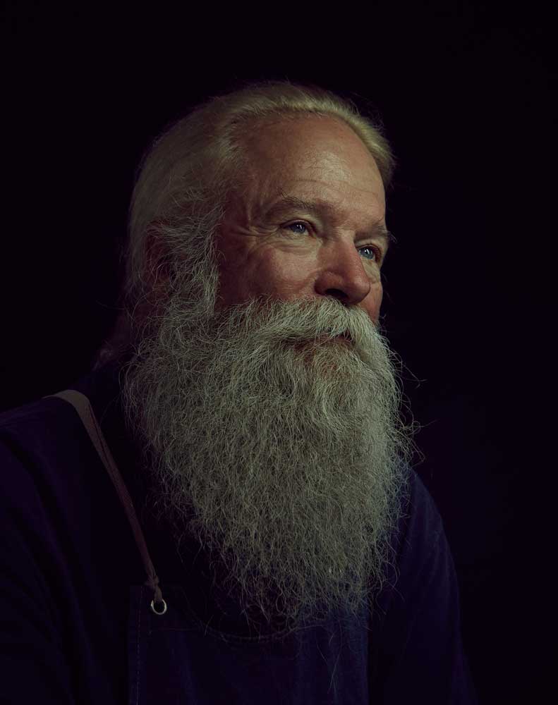 Off-Season Santas / Mary Beth Koeth