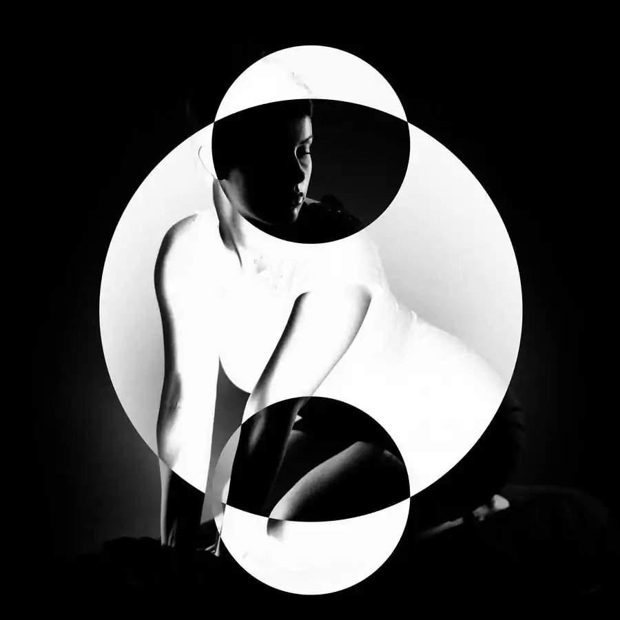 Black crop by Guillaume d´Hubert