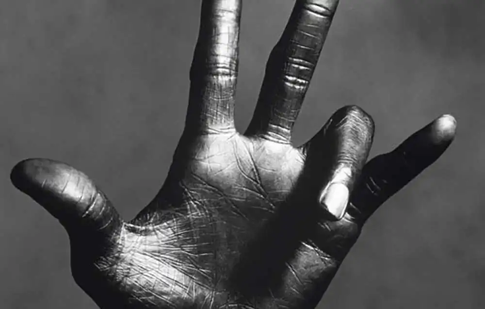 The concept of lines : George Hoyningen-Huene, Richard Avedon and Irving Penn