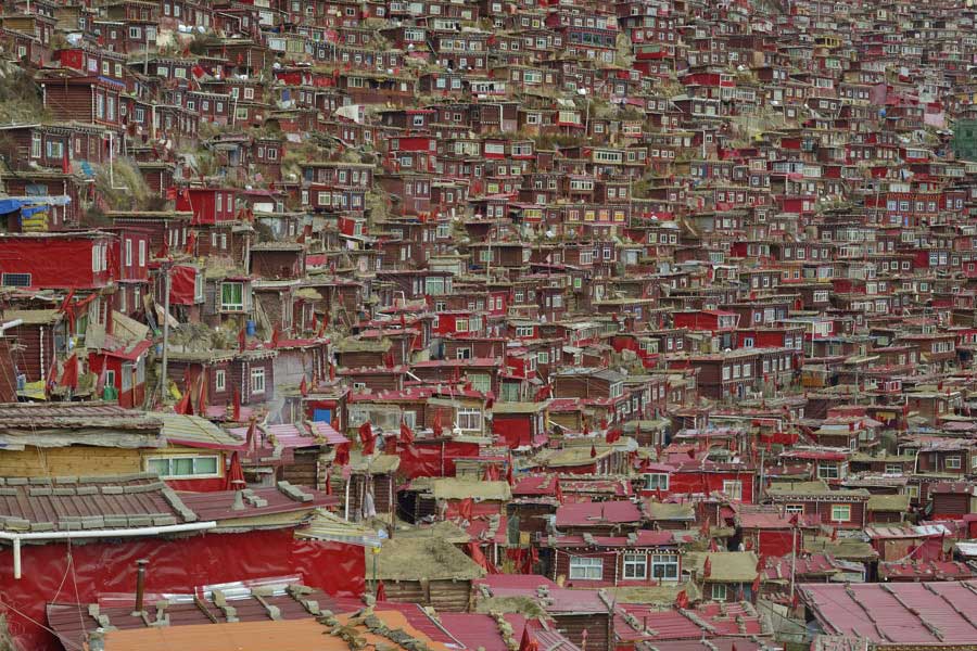 Little houses of Tibetan Buddhist nuns and monks by Shinya Itahana