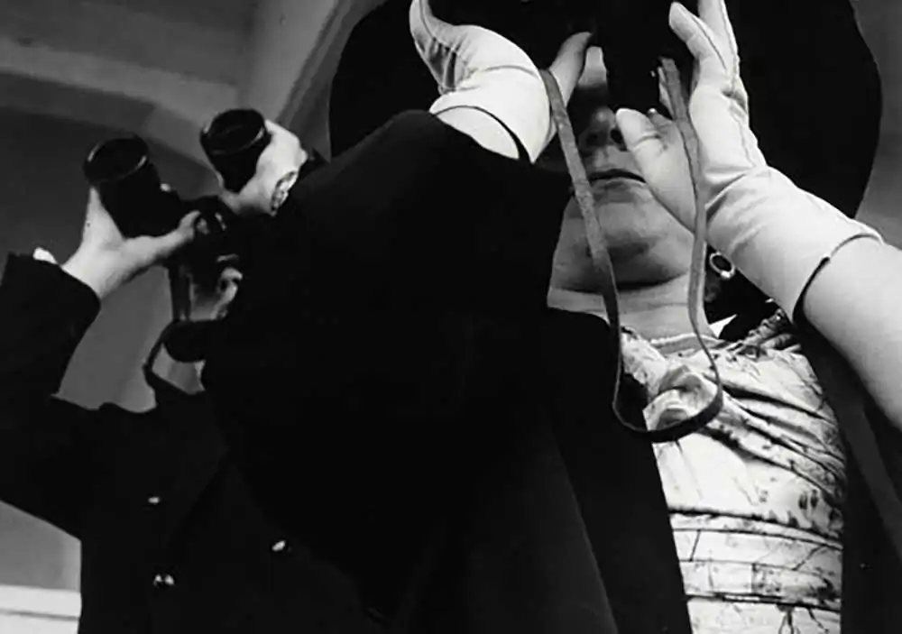 Herbert Dombrowski ; Shift and Striptease