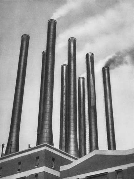 E.O. Hoppé: Ford Factory, Detroit, Michigan, USA, 1926 © 2017 Curatorial Assistance, Inc. / E.O. Hoppé Estate Collection