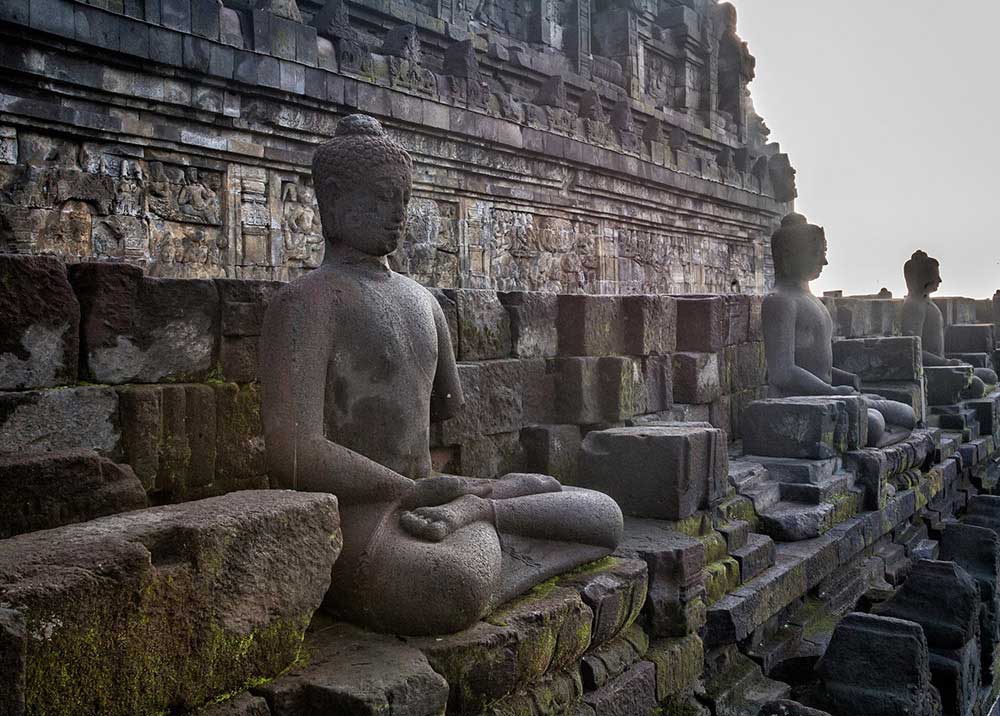 Sacred destinations : Borobudur | Aga Szydlik