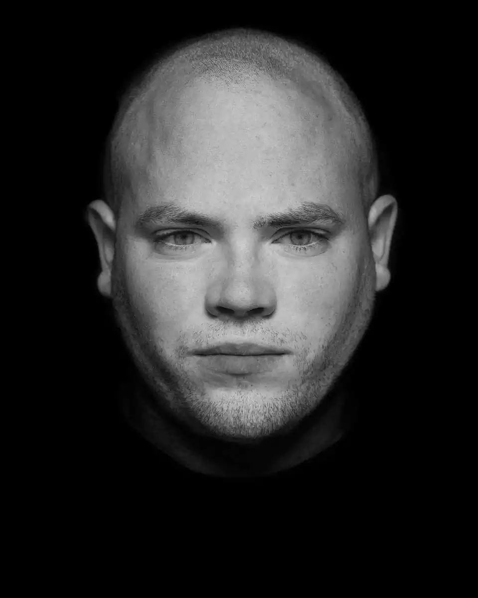 Loïc | Suspension | Damien Berney