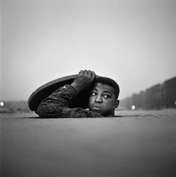 The Invisible Man, Harlem, New York, 1952 © Gordon Parks / Courtesy The Gordon Parks Foundation