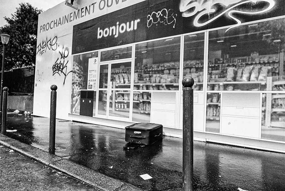 Ted McDonnell | Paris Refugee market thrives alongside the city´s richest antiques