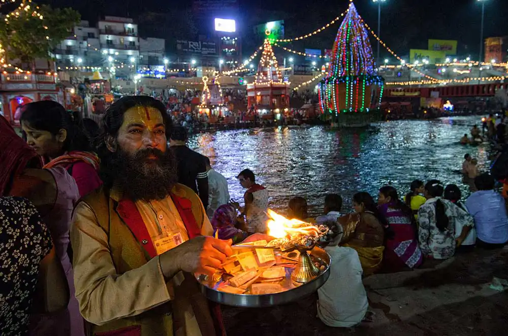An evening in Har Ki Pauri By Abhijit Bose