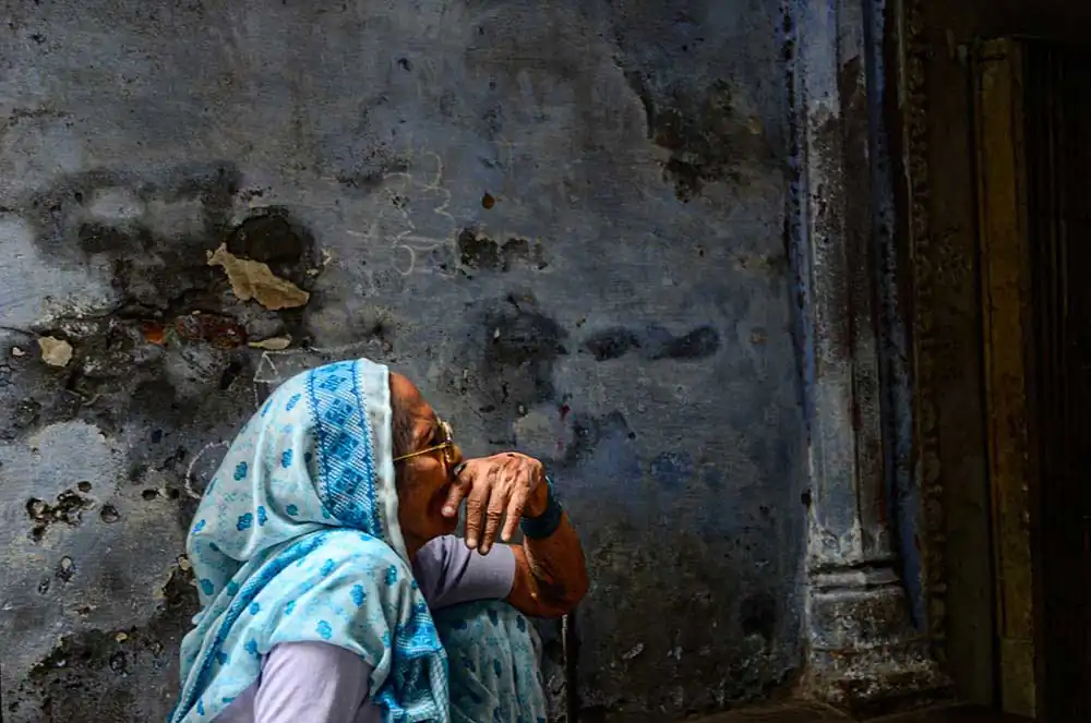 Varanasi Lanes and an affair with life by Abhijit Bose