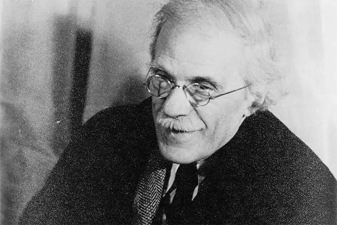 Alfred Stieglitz or the photographer who turned photography into art.