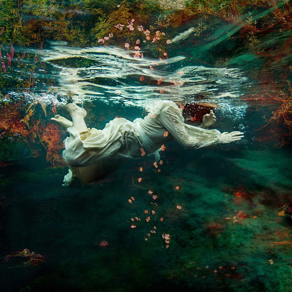 Insurgent Ophelia ; A contemporary representation by Beatriz Glez Sa ...