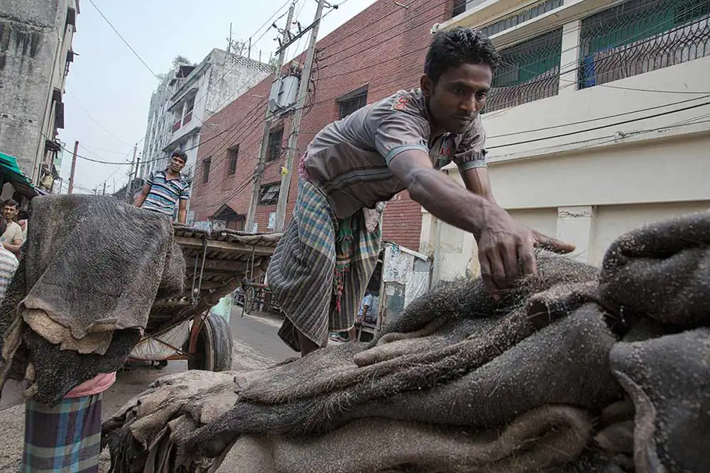 Leather’s factories in Bangladesh by Erberto Zani