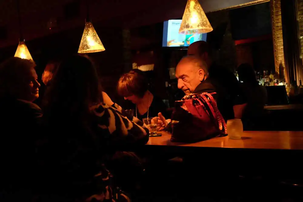 Night people by Jorge Bañales