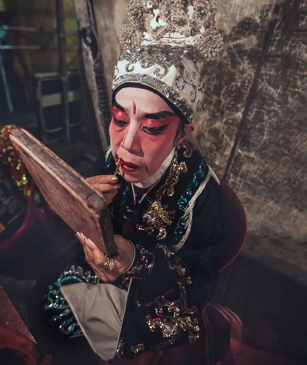 Wayang ; Chinese street opera in Singapore by Aga Szydlik