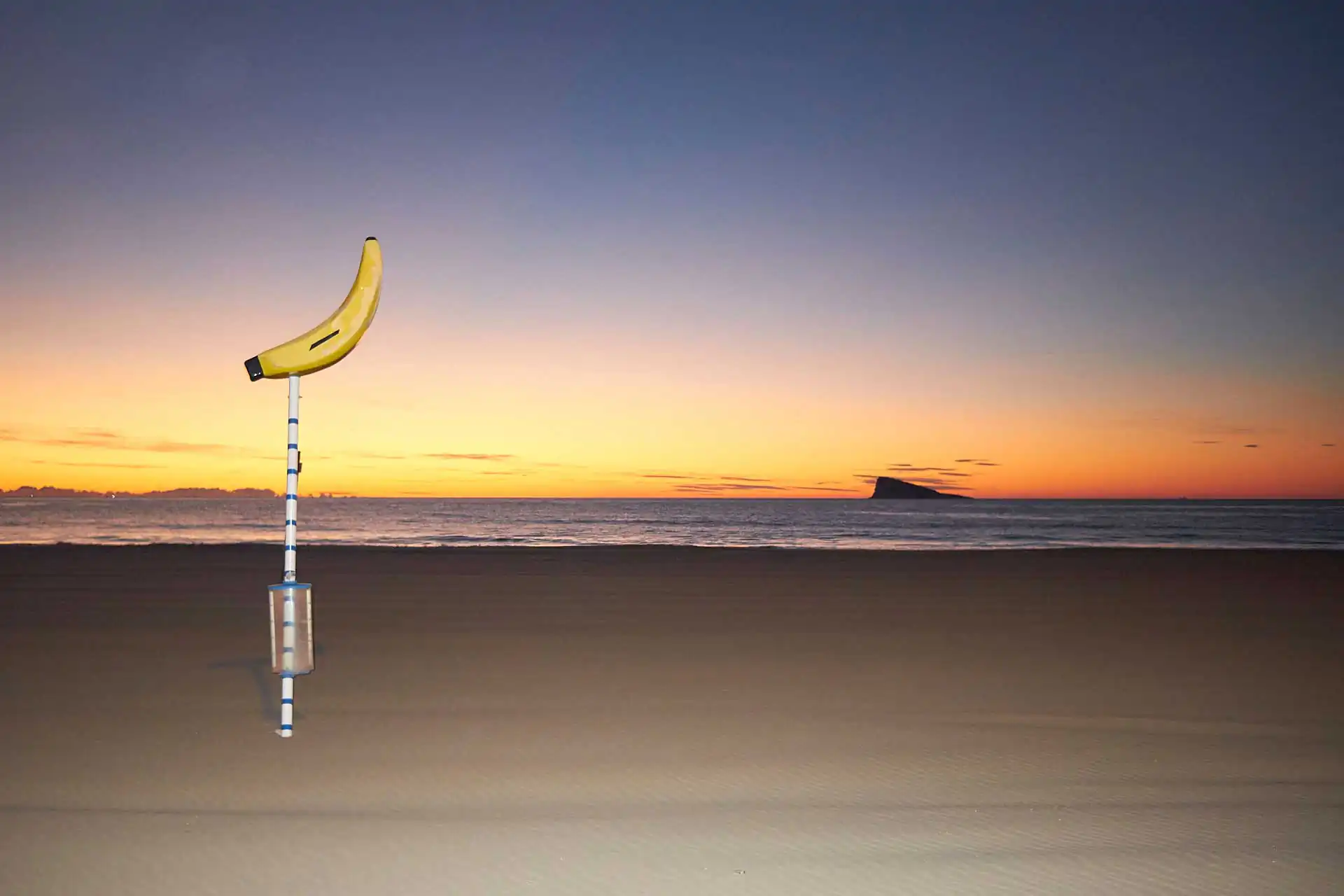 L’Illa by Rodrigo Roher