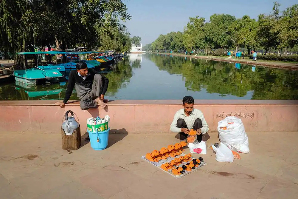 Delhi - A City Brimming with Life | Amlan Sanyal