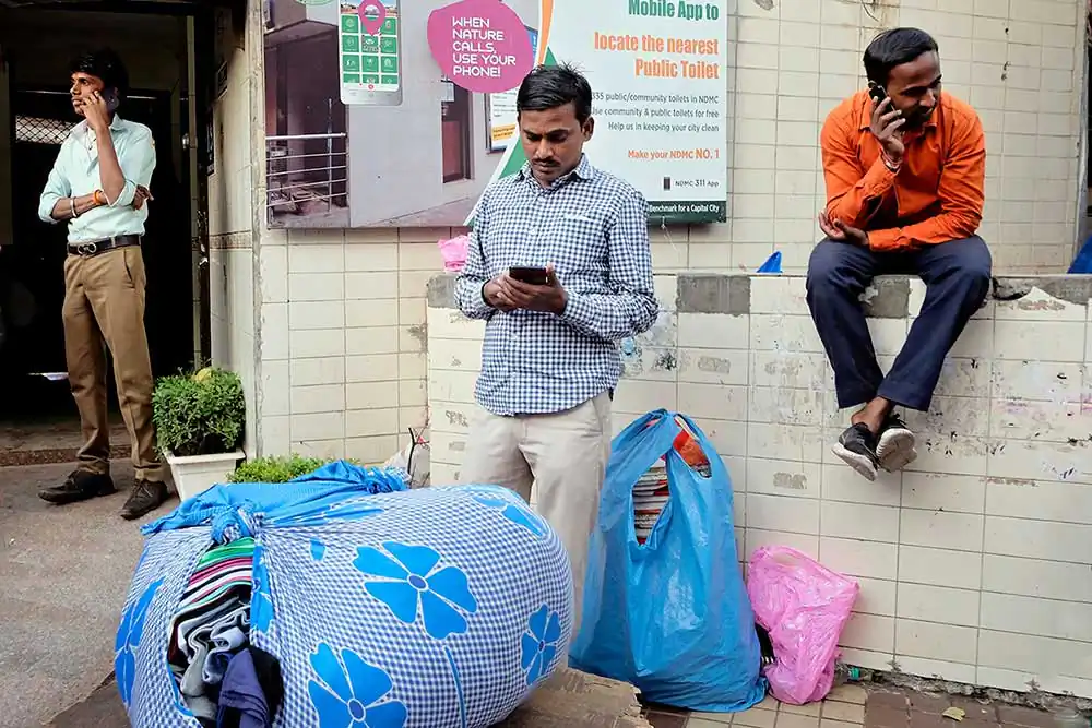 Delhi - A City Brimming with Life | Amlan Sanyal