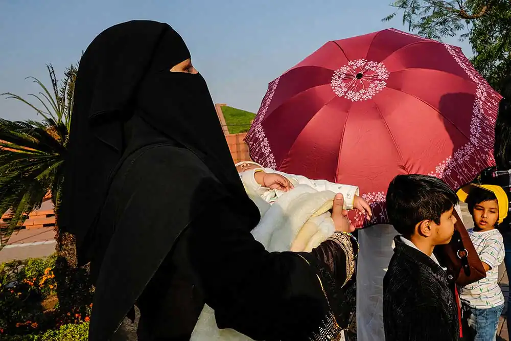 Delhi - A City Brimming with Life | Amlan Sanyal