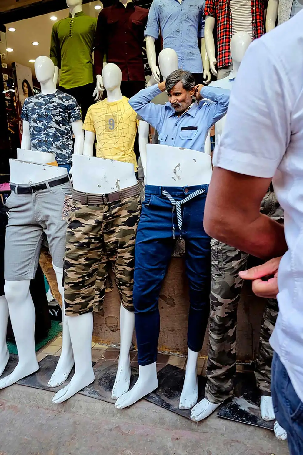 Delhi - A City Brimming with Life | Amlan Sanyal