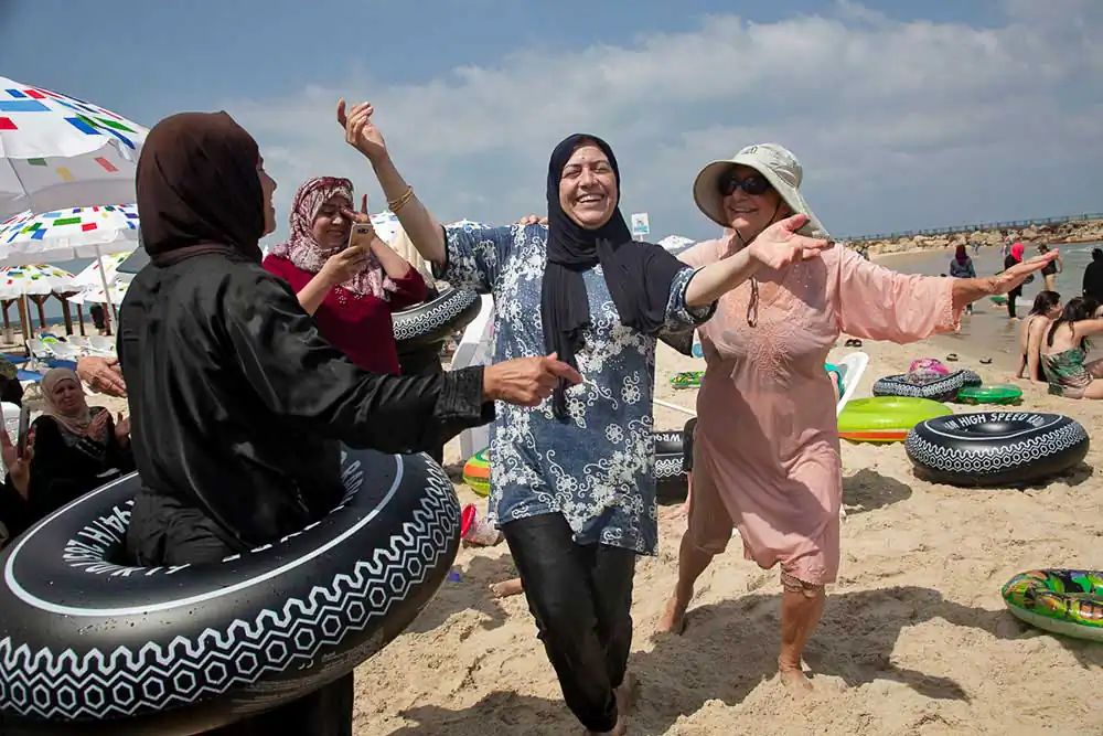 A day at the beach | Efrat Sela