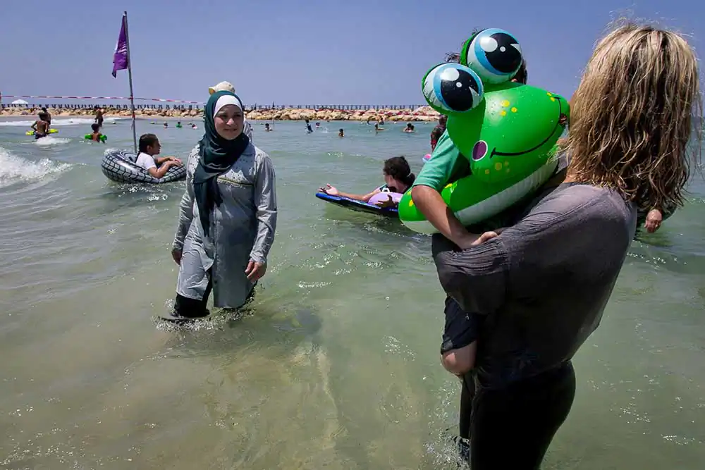 A day at the beach | Efrat Sela