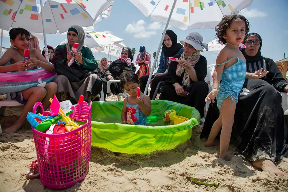A day at the beach | Efrat Sela