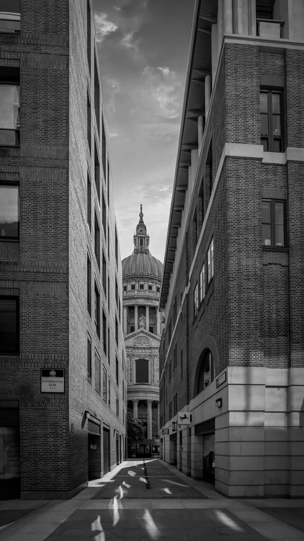 Cities : London in Black and White by Rene Siebring