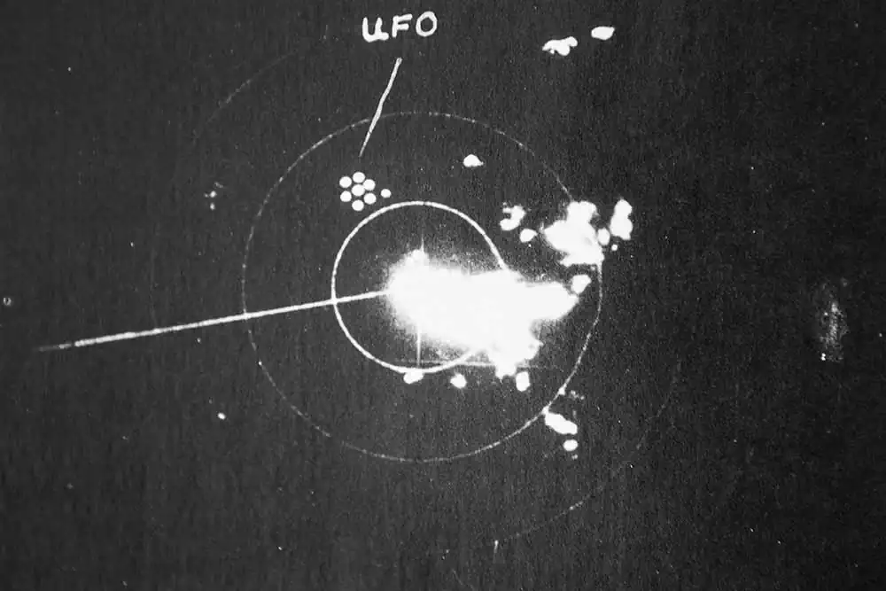 UFO: Un-identified by Annick Donkers