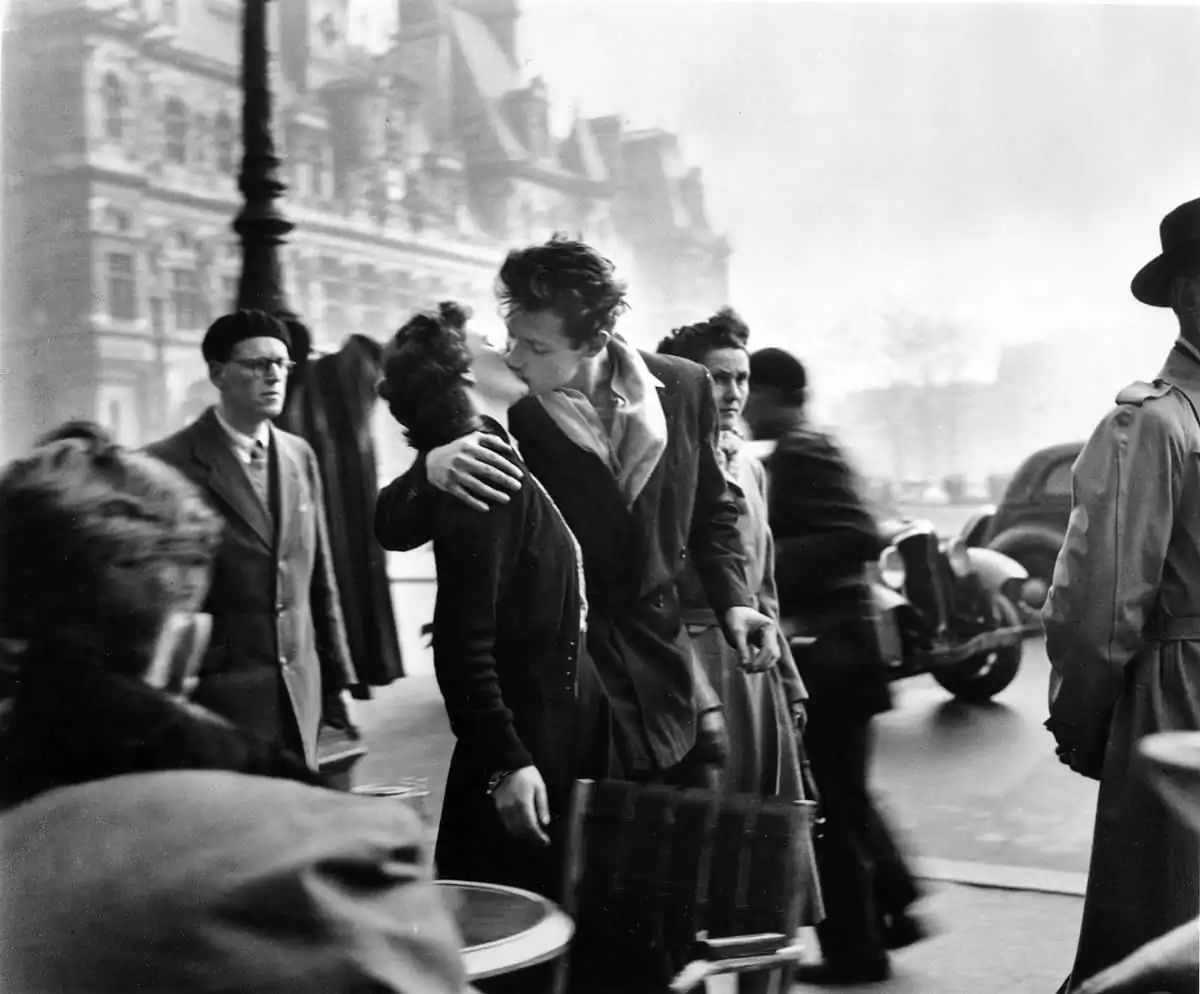 Kiss by the Hôtel de Ville: The second in which Robert Doisneau immortalized love