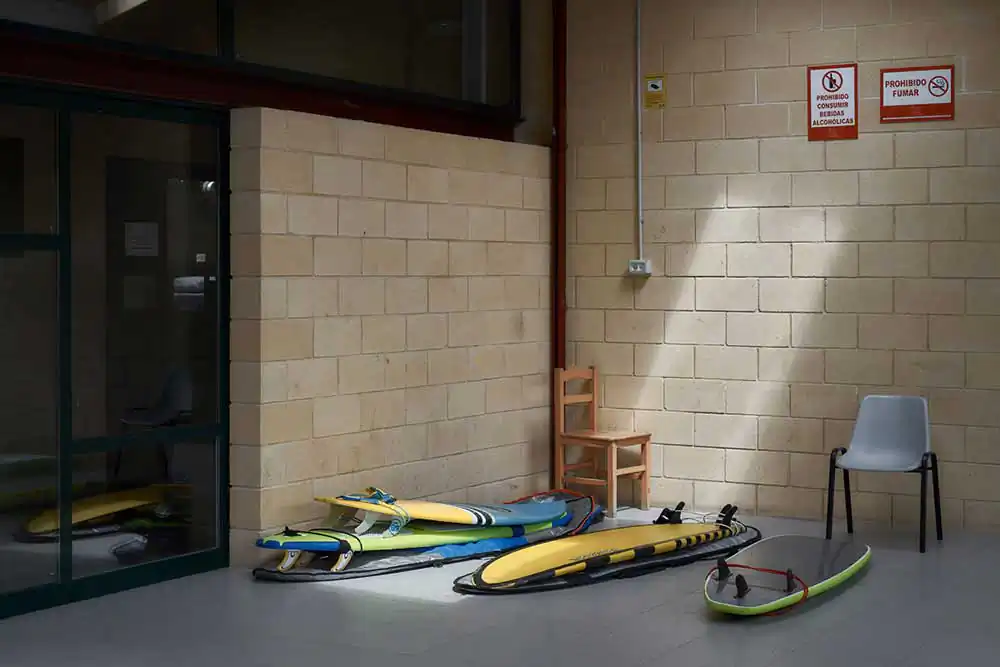 Surfing ; Wipe Out by Iván Cáceres