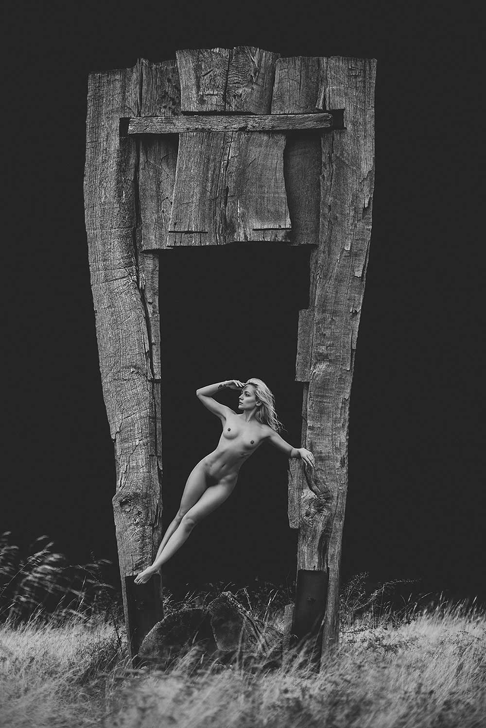 Weird Female Artistic Nude Weird Female Artistic Nude